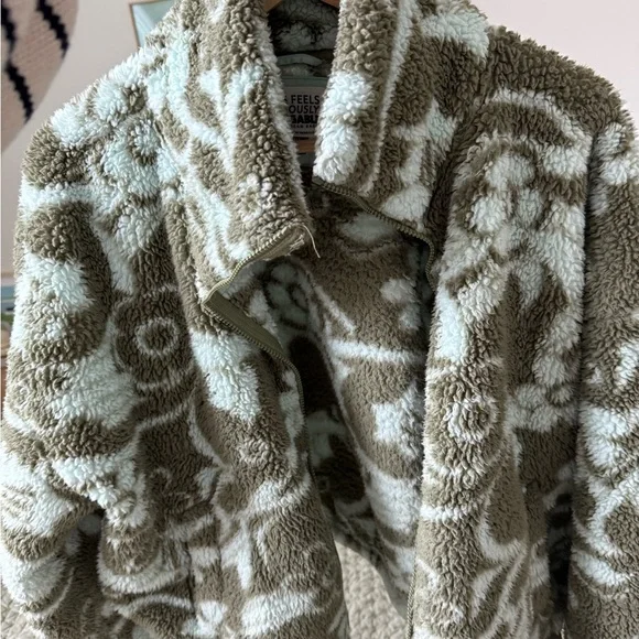 Floral Fleece Jacket - Picture 4 of 6